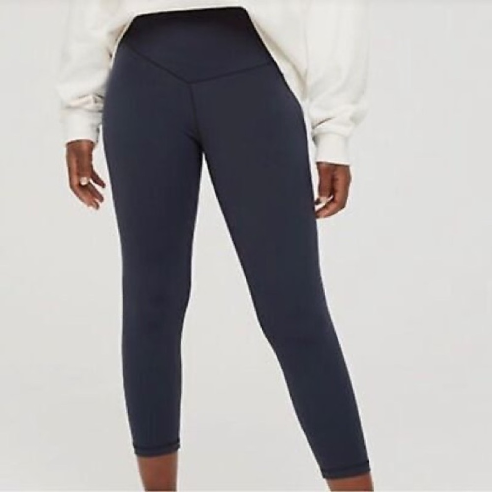Offline by Aerie Real Me Hi-Rise 3/4 Crop Navy Leggings S Small
